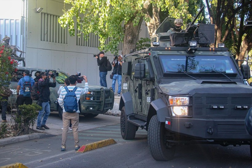 Meksika'da uyuşturucu baronu El Chapo'nun oğlu Ovidio Guzman yakalandı ülke karıştı! Kartel üyeleri barikat kurup polisle çatıştı - Resim: 14