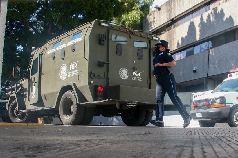Meksika'da uyuşturucu baronu El Chapo'nun oğlu Ovidio Guzman yakalandı ülke karıştı! Kartel üyeleri barikat kurup polisle çatıştı - Resim: 16