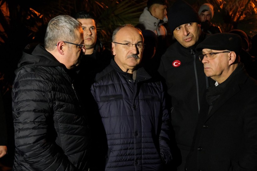 Manisa Salihli'de 60 metrelik kuyuya düşen 2 yaşındaki oğlunu kurtarmak için yanına atlayan baba evladıyla birlikte can verdi - Resim: 5