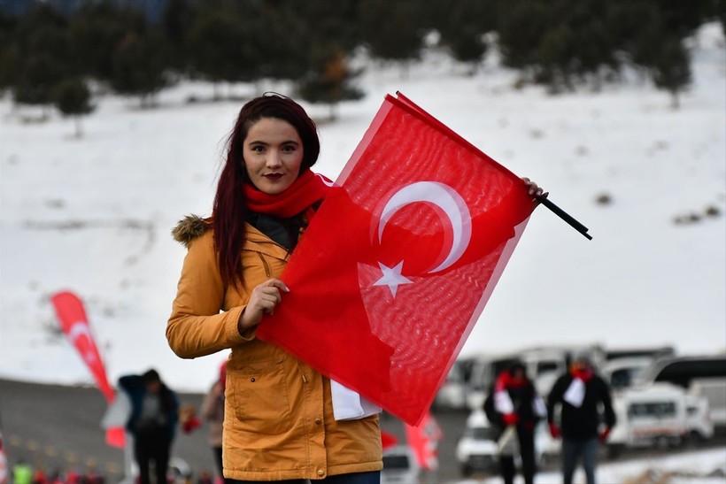 Sarıkamış şehitlerini anma etkinliğinde binlerce vatandaş Allahuekber Dağları'nda yürüdü - Resim: 33