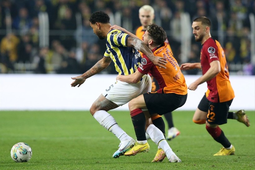 Galatasaray, Fenerbahçe'yi Kadıköy'de 3-0 yendi! İşte derbi maçtan özel kareler - Resim: 31