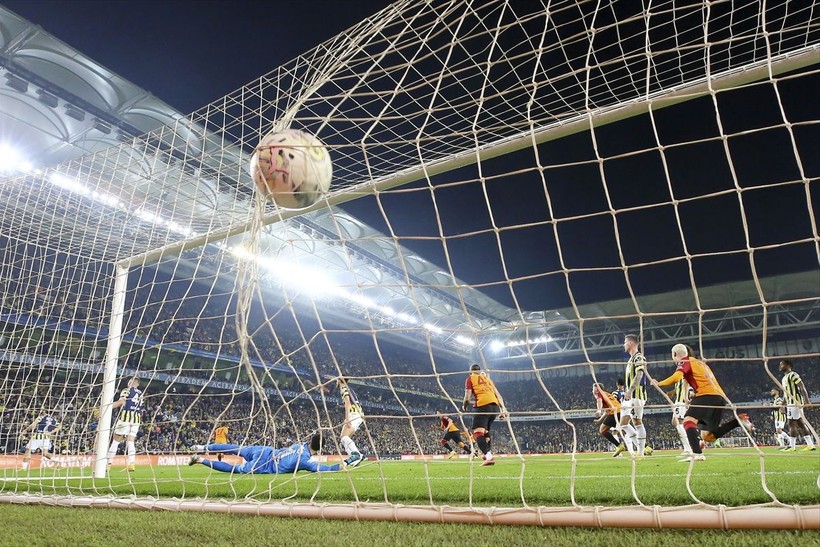 Galatasaray, Fenerbahçe'yi Kadıköy'de 3-0 yendi! İşte derbi maçtan özel kareler - Resim: 36