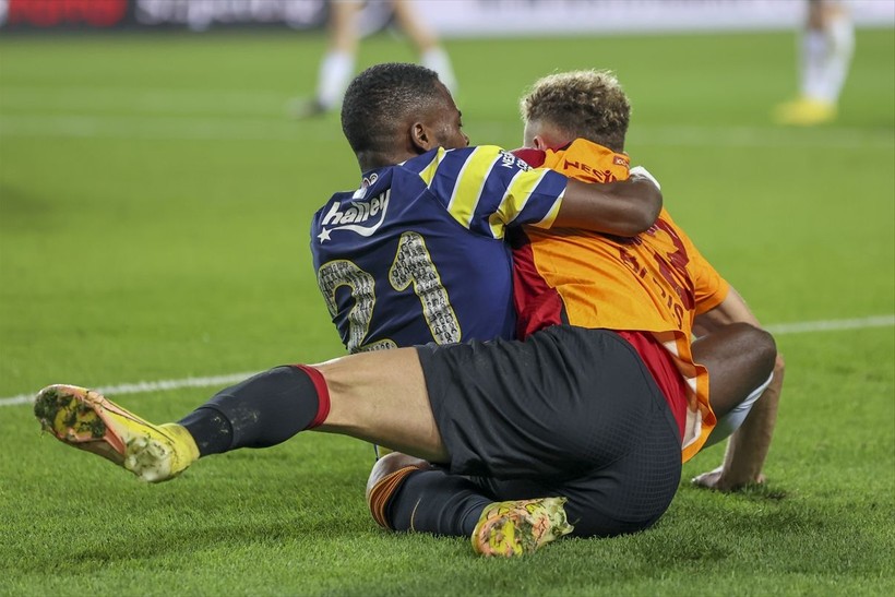 Galatasaray, Fenerbahçe'yi Kadıköy'de 3-0 yendi! İşte derbi maçtan özel kareler - Resim: 41