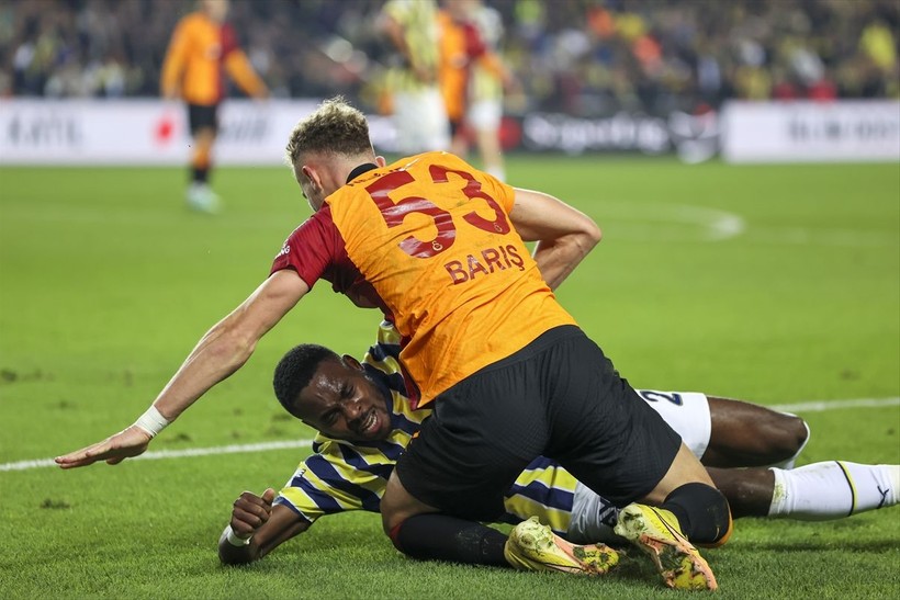 Galatasaray, Fenerbahçe'yi Kadıköy'de 3-0 yendi! İşte derbi maçtan özel kareler - Resim: 42