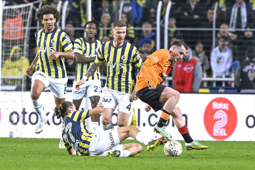 Galatasaray, Fenerbahçe'yi Kadıköy'de 3-0 yendi! İşte derbi maçtan özel kareler - Resim: 46