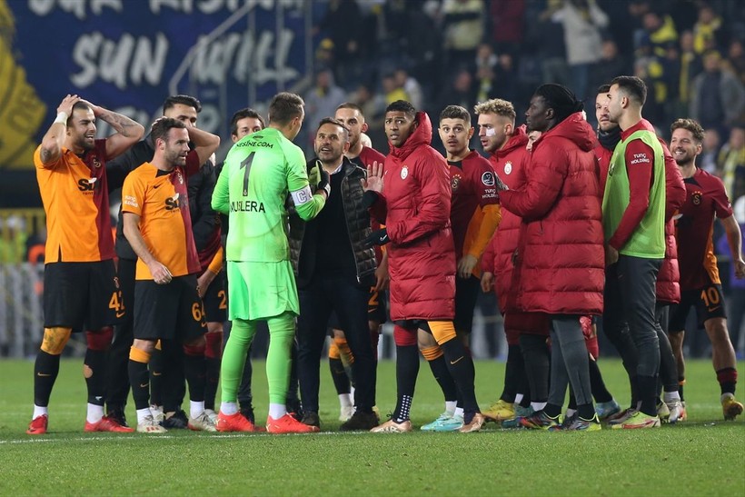 Fenerbahçe - Galatasaray derbisini spor yazarları yorumladı! Mağlubiyet Jorge Jesus'a yazar - Resim: 12