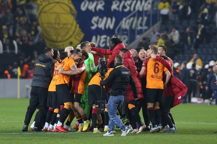 Fenerbahçe - Galatasaray derbisini spor yazarları yorumladı! Mağlubiyet Jorge Jesus'a yazar - Resim: 14