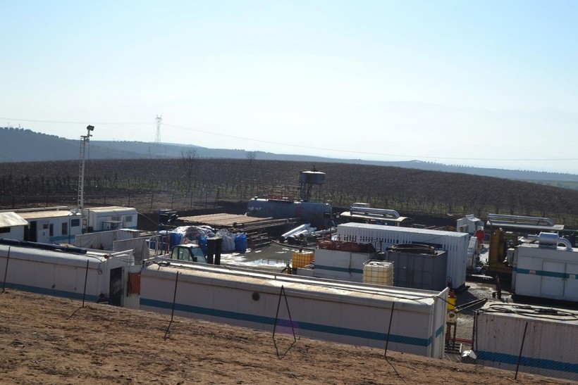 Gabar Dağı'nda 150 milyon varillik petrol keşfinin ardından Manisa Salihli'de kazılan sondaj kuyusundan çıkan siyah sıvı heyecanlandırdı - Resim: 5
