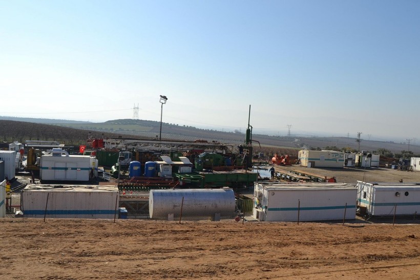 Gabar Dağı'nda 150 milyon varillik petrol keşfinin ardından Manisa Salihli'de kazılan sondaj kuyusundan çıkan siyah sıvı heyecanlandırdı - Resim: 11