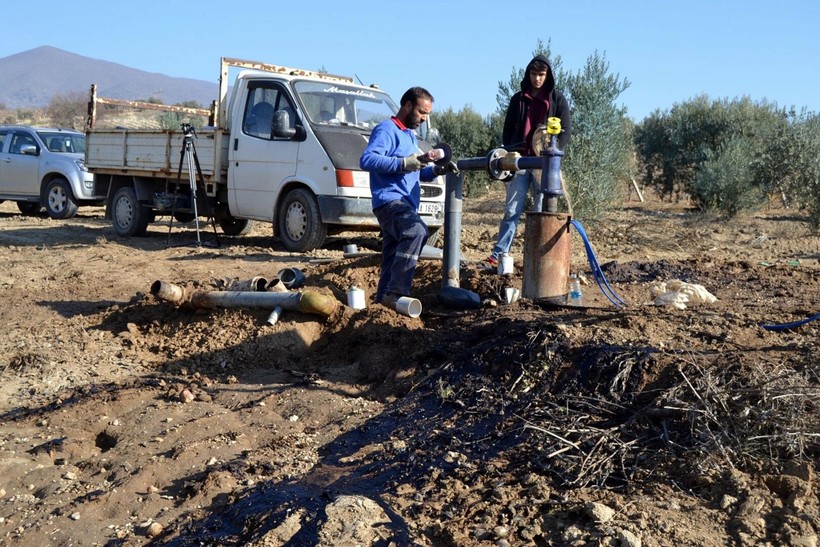 Gabar Dağı'nda 150 milyon varillik petrol keşfinin ardından Manisa Salihli'de kazılan sondaj kuyusundan çıkan siyah sıvı heyecanlandırdı - Resim: 7