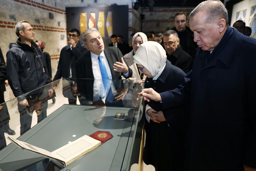 Cumhurbaşkanı Erdoğan, Rami Kütüphanesi'nin Açılış Törenine katıldı, kütüphane gezisi esnasında öğrencilerle çekilen fotoğraflar iç ısıttı - Resim: 26