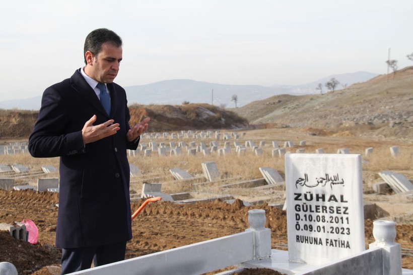 Ailesi tarafından cenazesinin kabul edilmemesiyle beraber kimsesizler mezarlığına gömülen Zühal'e Elazığ sahip çıktı! Küçük kızın mezarı yaptırıldı - Resim: 2