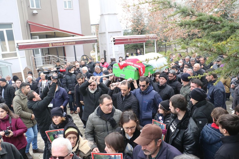 Tuğçe Can, tabutuna gelinlik örtülerek Eskişehir'de son yolculuğa uğurlandı! Katil zanlısı sevgilisi yoğun bakımda gözaltında - Resim: 11