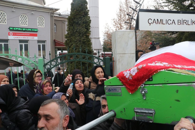Tuğçe Can, tabutuna gelinlik örtülerek Eskişehir'de son yolculuğa uğurlandı! Katil zanlısı sevgilisi yoğun bakımda gözaltında - Resim: 8
