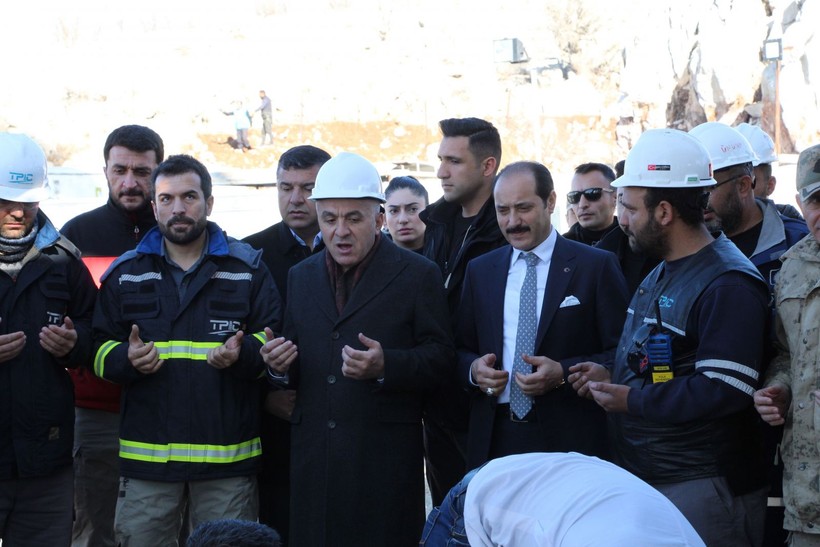 Şırnak'ta petrol sevinci! Namaz Dağı'nda petrol araması için sondaj çalışmaları başladı - Resim: 1