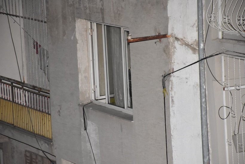 Evde oturduğu sırada dışarıdan gelen kurşunun hedefi olan ve ağır yaralanan Suriye vatandaşı genç hayatını kaybetti - Resim: 2