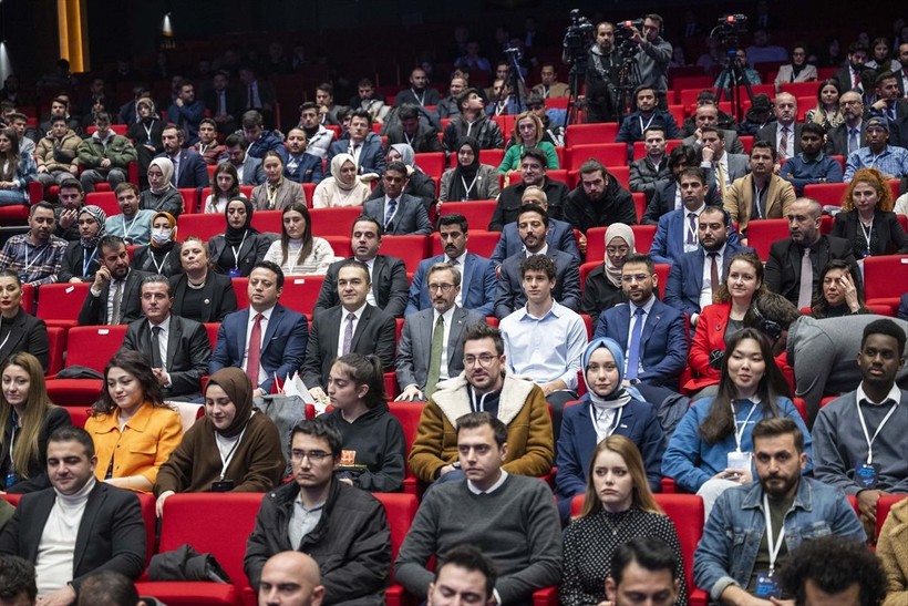 Cumhurbaşkanlığı İletişim Başkanı Altun "Gençlere İlham Veren İsimler" adlı programda gençlere seslendi! - Resim: 2