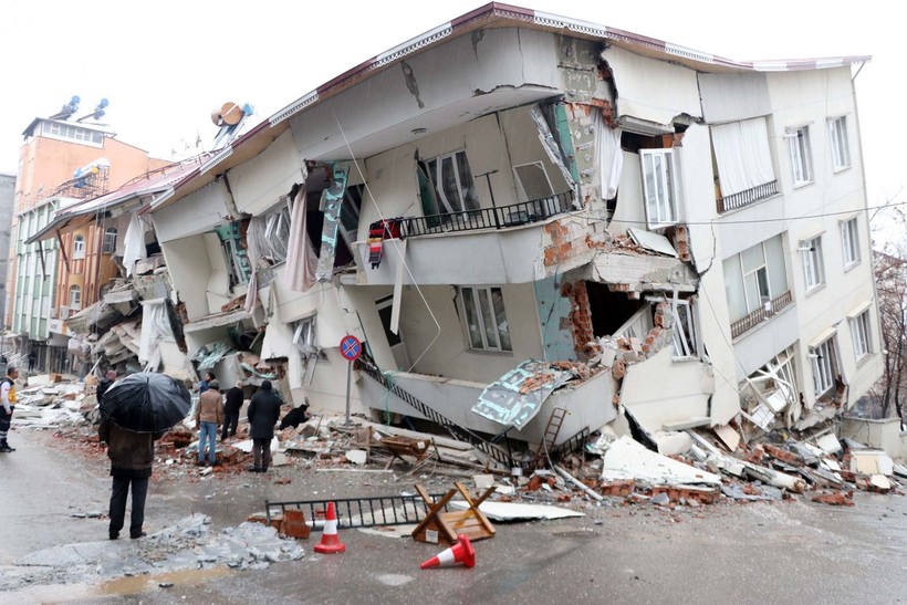 Son dakika! Kahramanmaraş depremi sonrası otobüs bileti ve battaniye fiyatlarının 3 katına çıktığı iddiası üzerine savcılık harekete geçti - Resim: 6