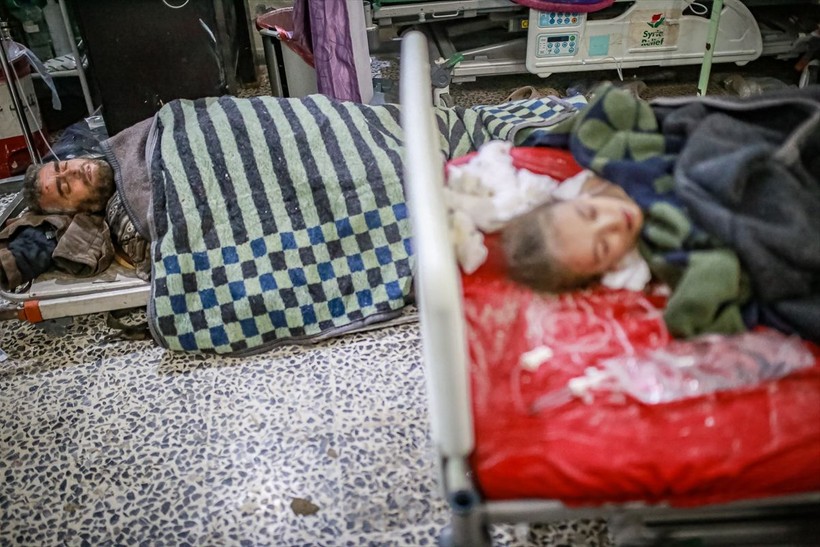 Suriye'de depremden dolayı ölenlerin sayısı artıyor, birçoğu savaştan dolayı yıkılmış evlerde yaşıyordu - Resim: 6