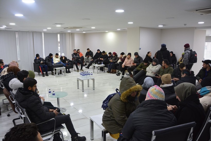 Ülkenin dört bir yanından depremzedelere kan bağışı yapılıyor - Resim: 12