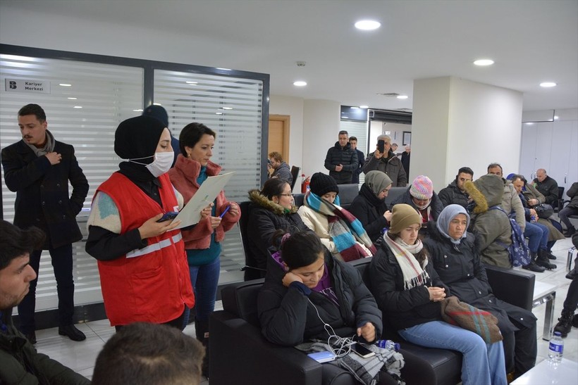 Ülkenin dört bir yanından depremzedelere kan bağışı yapılıyor - Resim: 14
