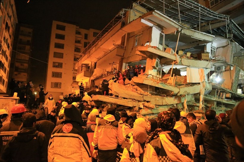 Son dakika deprem haberleri... K.Maraş depremi sonrası Diyarbakır'da bir kadın 21 saat sonra kurtarıldı - Resim: 4