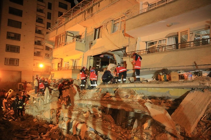 Son dakika deprem haberleri... K.Maraş depremi sonrası Diyarbakır'da bir kadın 21 saat sonra kurtarıldı - Resim: 7