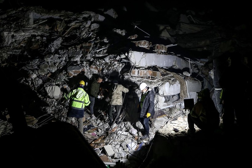 SON DAKİKA DEPREM: Kahramanmaraş merkezli depremde 3. güne girildi: Bölgeden yürek burkan fotoğraflar - Resim: 6