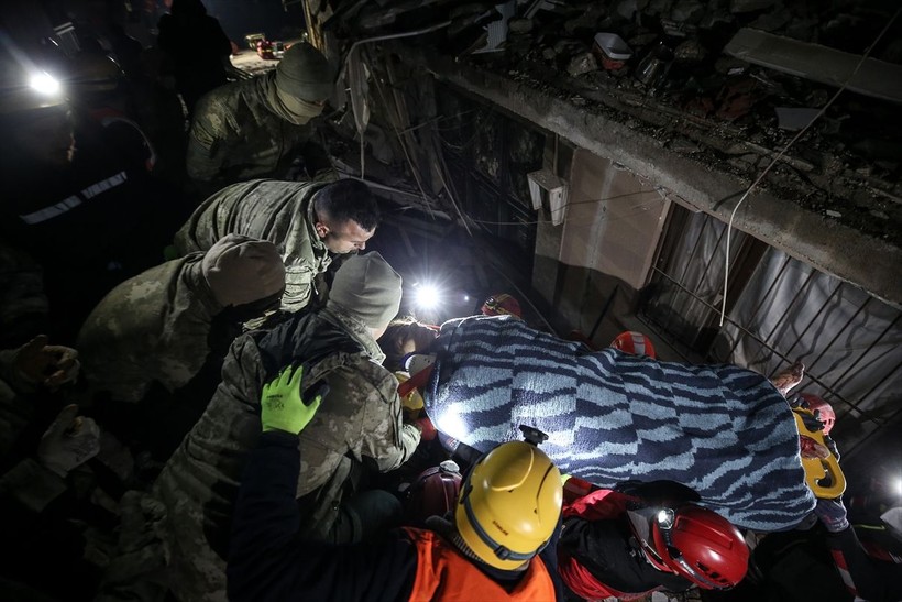 SON DAKİKA DEPREM: Kahramanmaraş merkezli depremde 3. güne girildi: Bölgeden yürek burkan fotoğraflar - Resim: 7
