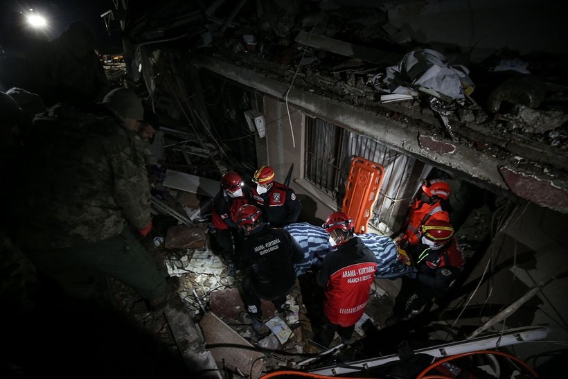 SON DAKİKA DEPREM: Kahramanmaraş merkezli depremde 3. güne girildi: Bölgeden yürek burkan fotoğraflar - Resim: 11