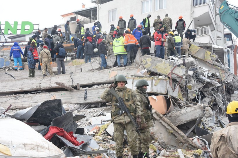 Malatya'da ilk depremden kurtulan 3 kişilik aile, ikinci depremde göçük altında kaldı - Resim: 14