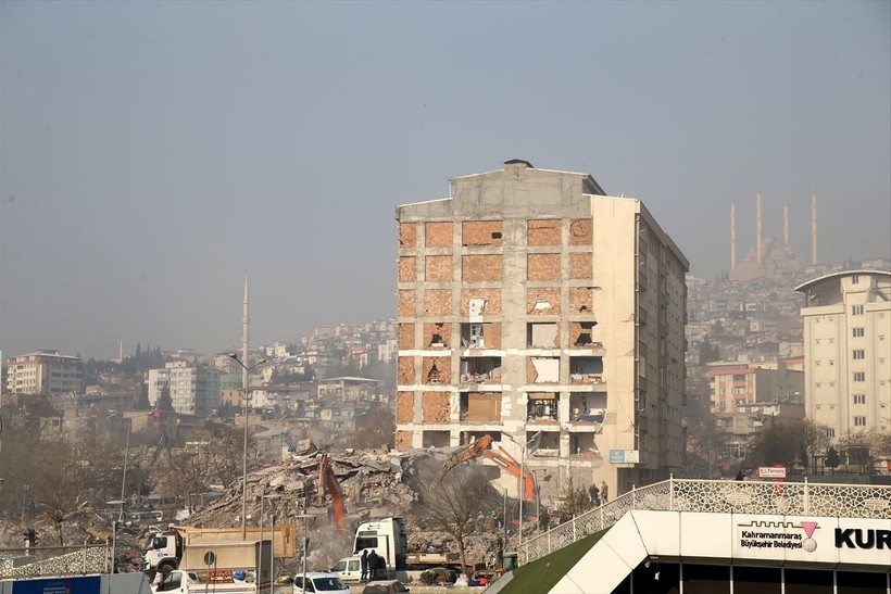 Artçılar devam ediyor! Daha büyük bir deprem olur mu? Uzmanlardan "hasarlı binalara girmeyin" uyarısı! - Resim: 7