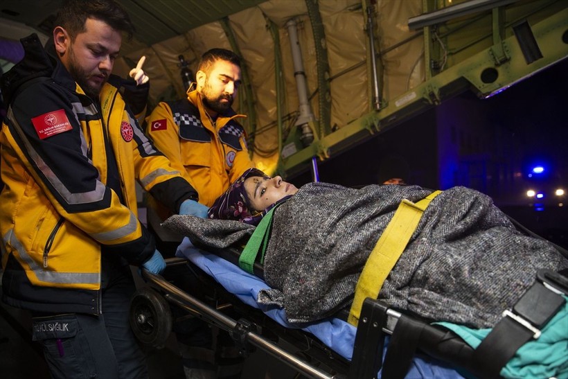 İstanbul'a uçakla getirilen 3 bin 389 yaralı taburcu edilirken bin 271 kişinin tedavisi sürüyor - Resim: 3