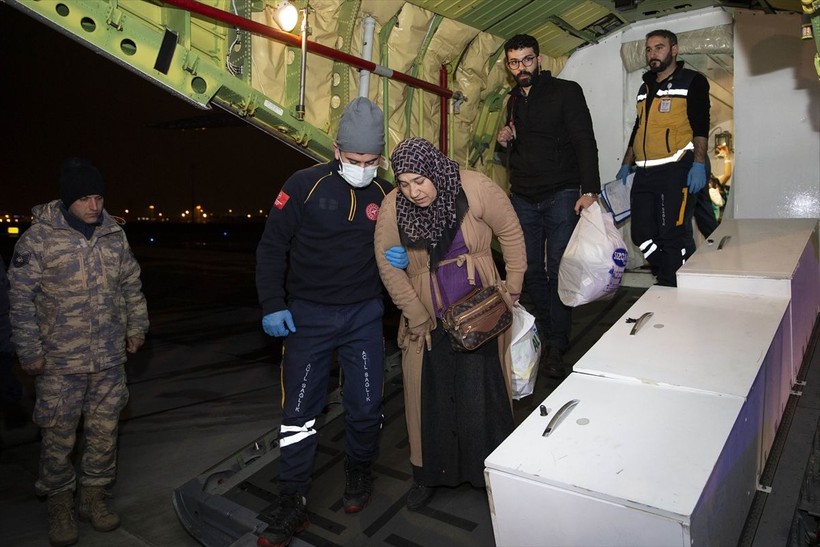 İstanbul'a uçakla getirilen 3 bin 389 yaralı taburcu edilirken bin 271 kişinin tedavisi sürüyor - Resim: 6