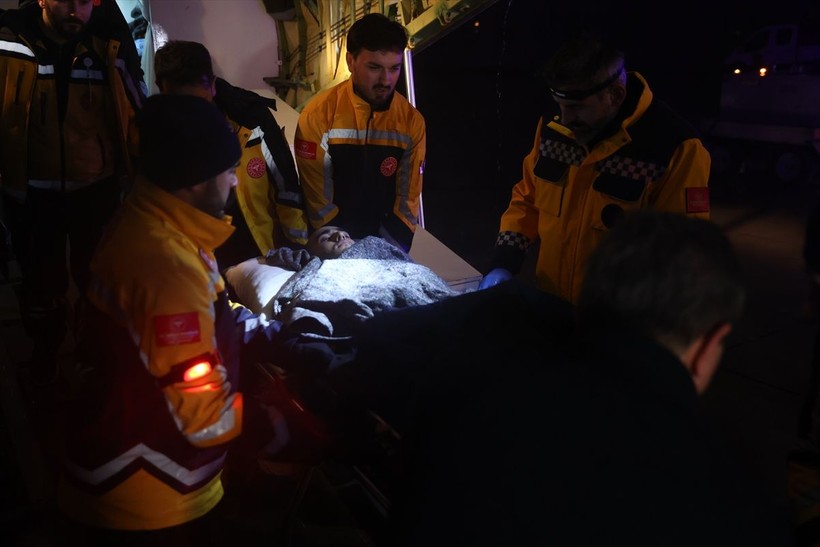 İstanbul'a uçakla getirilen 3 bin 389 yaralı taburcu edilirken bin 271 kişinin tedavisi sürüyor - Resim: 10
