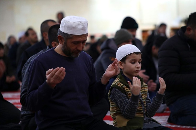 Türkiye'nin dört bir yanında Miraç Kandili idrak edildi! Dualar depremzedeler için - Resim: 76