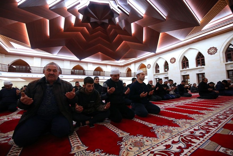 Türkiye'nin dört bir yanında Miraç Kandili idrak edildi! Dualar depremzedeler için - Resim: 80