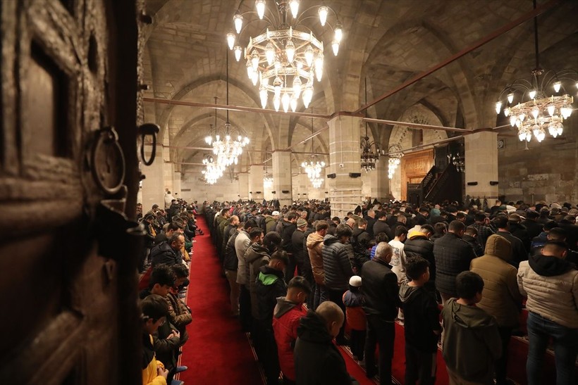 Türkiye'nin dört bir yanında Miraç Kandili idrak edildi! Dualar depremzedeler için - Resim: 68