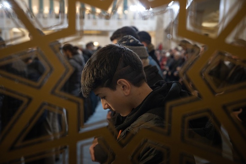 Türkiye'nin dört bir yanında Miraç Kandili idrak edildi! Dualar depremzedeler için - Resim: 26