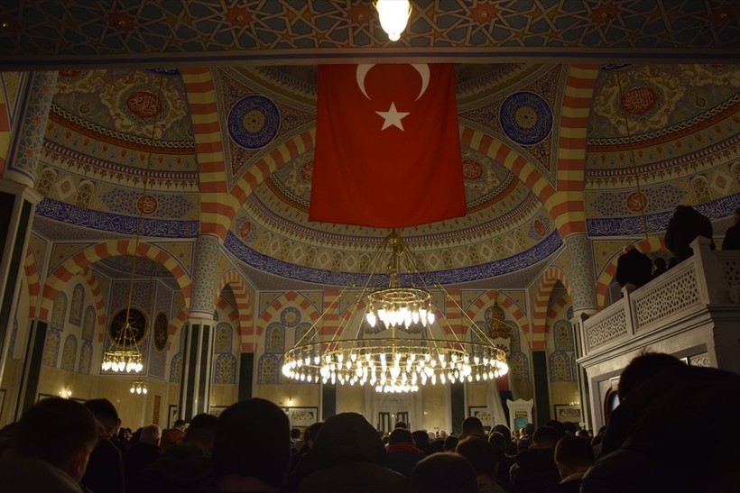 Türkiye'nin dört bir yanında Miraç Kandili idrak edildi! Dualar depremzedeler için - Resim: 16