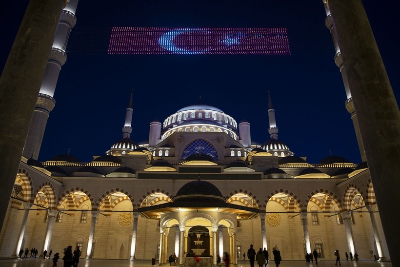 Türkiye'nin dört bir yanında Miraç Kandili idrak edildi! Dualar depremzedeler için - Resim: 43