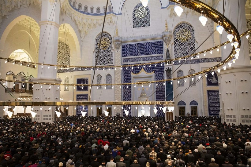 Türkiye'nin dört bir yanında Miraç Kandili idrak edildi! Dualar depremzedeler için - Resim: 53