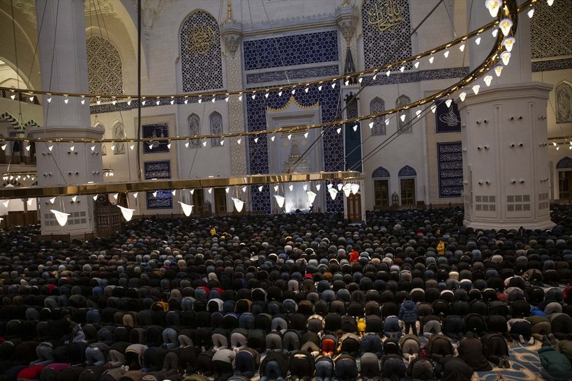 Türkiye'nin dört bir yanında Miraç Kandili idrak edildi! Dualar depremzedeler için - Resim: 55