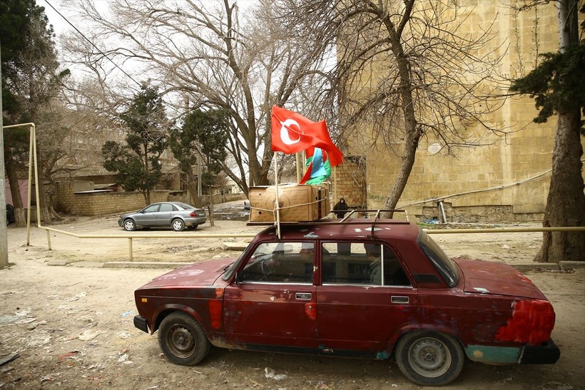 Azerbaycan'dan Türkiye'ye yardıma koşan Server Beşirli'ye hayırsever iş insanından araba hediyesi - Resim: 3