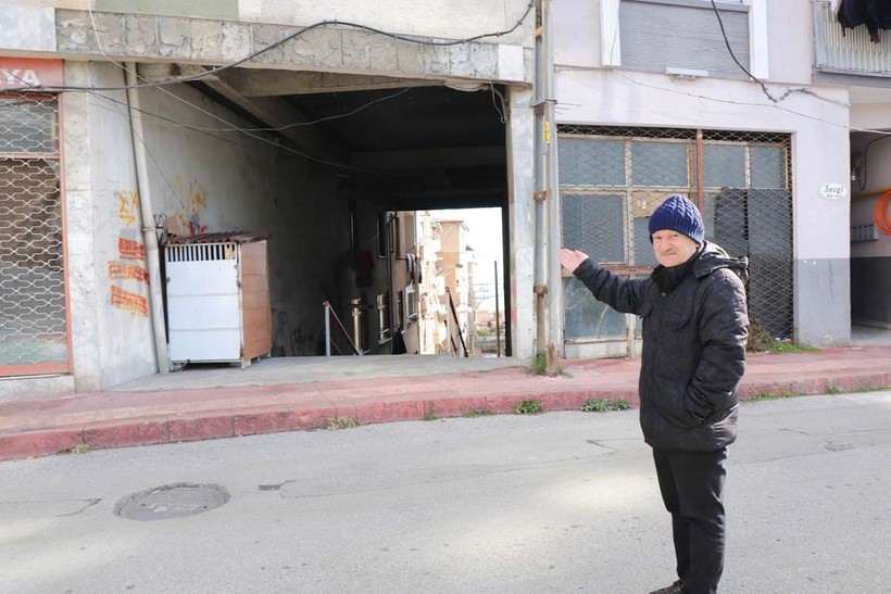 Kahramanmaraş merkezli depremin ardından Samsun'daki o apartman herkesi korkuttu! Altından sokak geçiyor - Resim: 1