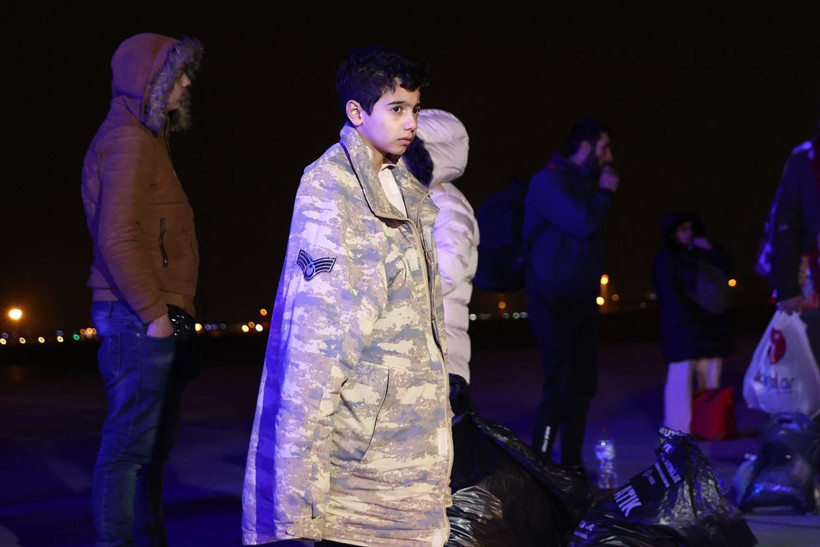 "Asrın Felaketi'nde Mehmetçik ilk andan bu yana millet ile yan yana! Acıya da ortak oldular tebessüme de... - Resim: 24