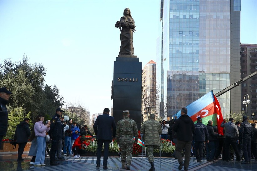 Azerbaycan'da Hocalı Soykırımı kurbanları anıldı! Ermeniler 106'sı kadın, 70'i yaşlı, 63'ü çocuk 613 Azerbaycan vatandaşını katletti - Resim: 7