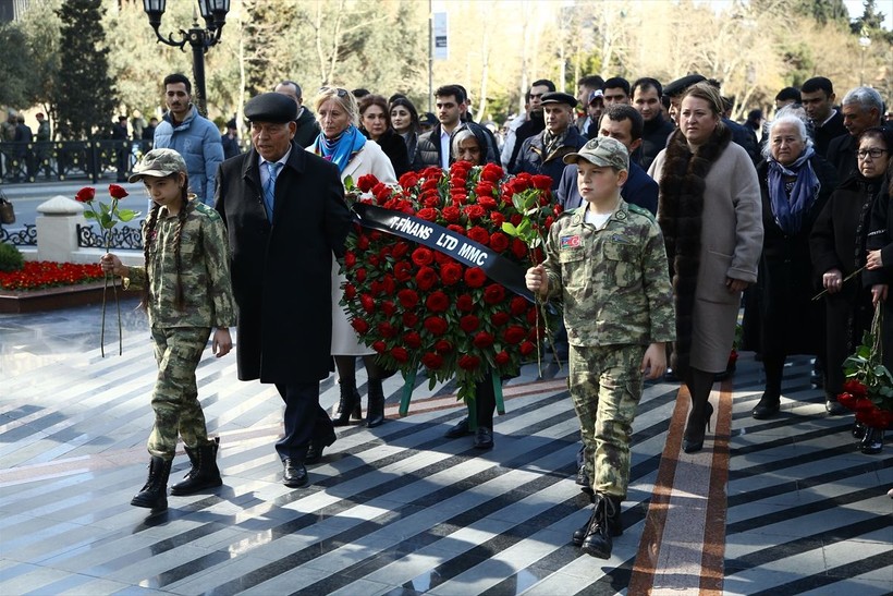 Azerbaycan'da Hocalı Soykırımı kurbanları anıldı! Ermeniler 106'sı kadın, 70'i yaşlı, 63'ü çocuk 613 Azerbaycan vatandaşını katletti - Resim: 12