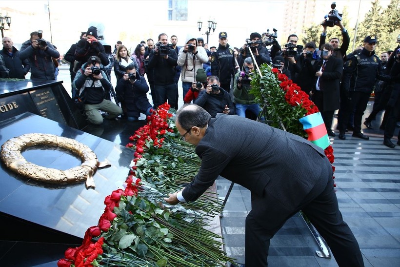 Azerbaycan'da Hocalı Soykırımı kurbanları anıldı! Ermeniler 106'sı kadın, 70'i yaşlı, 63'ü çocuk 613 Azerbaycan vatandaşını katletti - Resim: 25
