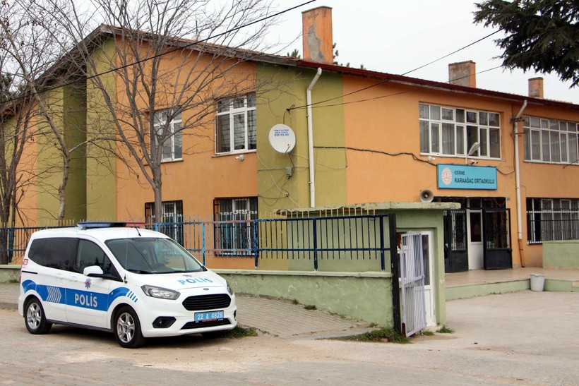 Edirne'de Karaağaç Ortaokulu'nda dehşet veren olay: 7'nci sınıftaki kız 5 arkadaşını... - Resim: 2